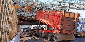 TRUCKS SMASHING INTO BRIDGES Trucks Hitting Overpasses, Crossing Bridges Fails
