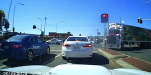 Truck hitting stop light in Toowoomba
