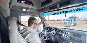 How Truck Driver React When Met With Other PETERBILT On Road