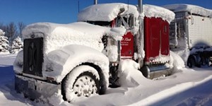Peterbilt 379 Cold Start in The Snow Storm