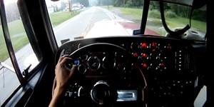 Peterbilt 379 pure power when accelerating drive