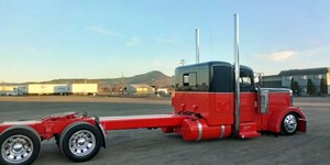 Lowered Peterbilt Truck