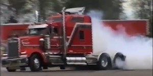 Kenworth W900 Crazy Burn Out